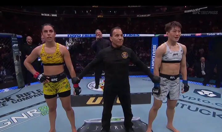 Ariane Lipski foi derrotada por Wang Cong no card preliminar do UFC 316 (Foto: Reprodução)