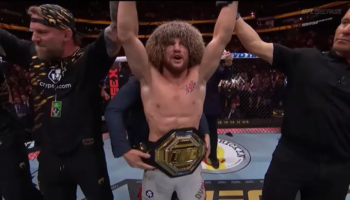 Merab Dvalishvili finalizou Sean O'Malley no UFC 316 e manteve o cinturão dos galos no último mês de junho (Foto: Reprodução)