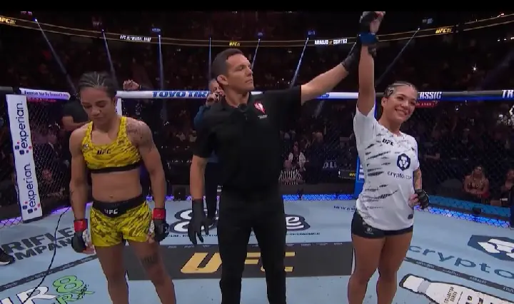 Tracy Cortez levou a melhor sobre Viviane Araújo no card preliminar do UFC 317 (Foto: Reprodução/YouTube/UFC)