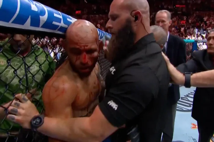 Jean Silva foi derrotado por Diego Lopes no Noche UFC e tentou agredir o compatriota (Foto: Reprodução)