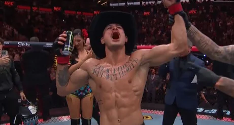 Diego Lopes venceu o duelo contra Jean Silva no Noche UFC (Foto: Reprodução)