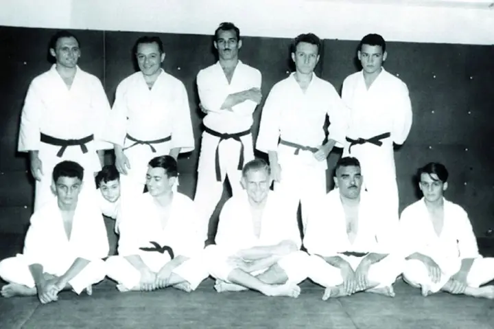 Família Gracie celebra 100 anos do Jiu-Jitsu com sessão de fotos histórica no Cristo Redentor; veja