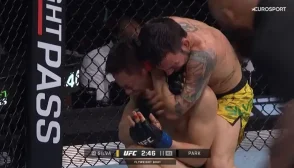 Bruno "Bulldog" fez bonito e finalizou sul-coreano no card do UFC Vancouver (Foto: Reprodução/UFC)