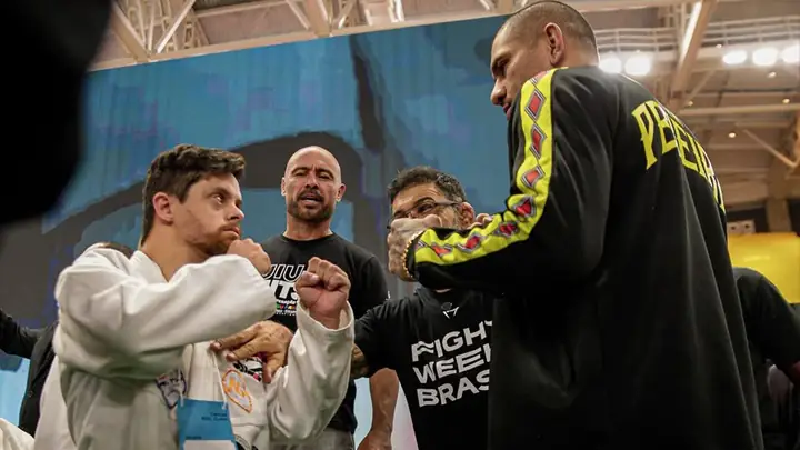 Poatan participou da premiação no Velódromo Olímpico e reforçou a importância dos projetos sociais nas artes marciais (Foto: Divulgação/Gabriel Cardoso)