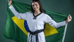 Em reedição da final do Grand Prix de Muju de Taekwondo, Maria Clara supera sul-coreana campeã olímpica Yu-Jin Kim e leva segundo ouro do Brasil na história (Foto: Alexandre Loureiro/CBTKD)